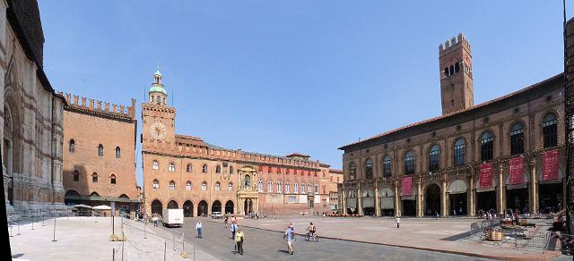 (54) Bologna - Piazza Maggiore.jpg